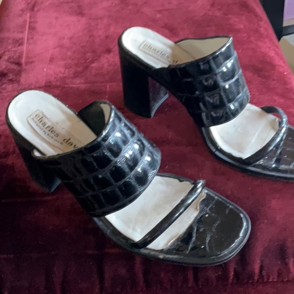 Charles David slip on 2 1/2” stedy heels - Picture 3 of 5